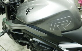 TRIUMPH STREET TRIPLE R 2023