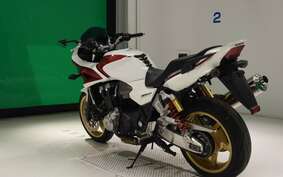 HONDA CB1300SB SUPER BOLDOR A 2013 SC54