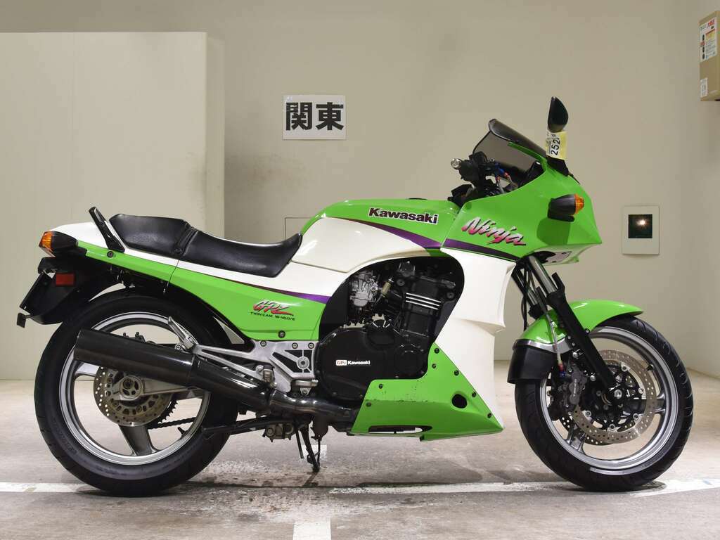 Kawasaki Ninja gpz900r old Ghost