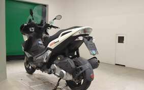 APRILIA SR MAX 300 2015