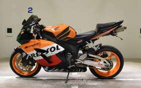 HONDA CBR1000RR 2004 SC57