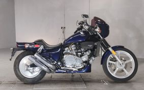 HONDA MAGNA 750 RC28