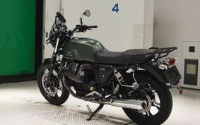 MOTO GUZZI V7 STONE 2015