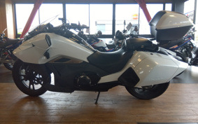 HONDA NM4 VULTUS -02 2016 RC82