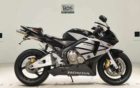 HONDA CBR600RR 2004 PC37