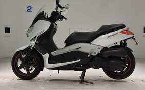 YAMAHA X-MAX 125 