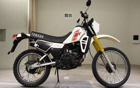 YAMAHA DT125 17F