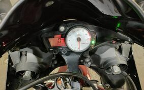 YAMAHA YZF-R6 2003 RJ06E