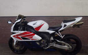 HONDA CBR1000RR 2004 SC57