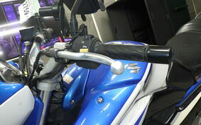 SUZUKI GSR250