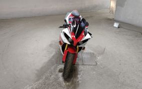 YAMAHA YZF-R1 RN23
