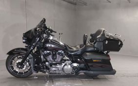 HARLEY HARLEY FLHTCUSE1800CVO PR8