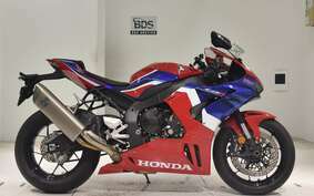 HONDA CBR1000RR R 2022 SC82