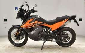 KTM 890 ADVENTURE	 2022 TS640