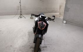 KTM 1290 SUPER  DUKE R V3940