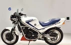 HONDA VT250Z MC08