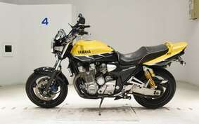 YAMAHA XJR1300 2001