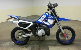 YAMAHA DT125R DE03