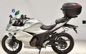 SUZUKI GIXXER 250 SF ED22B