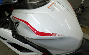 HONDA CBR250RR A MC51