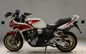 HONDA CB1300SB SUPER BOLDOR A 2006 SC54