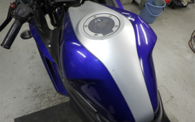 YAMAHA YZF-R25