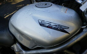 HONDA VTR 250 MC33