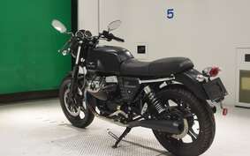 MOTO GUZZI V7 STONE 2014