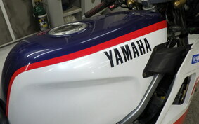 YAMAHA FZR250 2KR