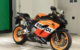 HONDA CBR1000RR 2004 SC57