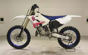 YAMAHA YZ125