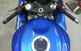 SUZUKI GSX-R750 2013 C4111