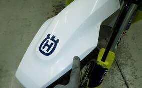 HUSQVARNA 701ED 2023