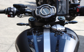 TRIUMPH  TRIUMPH  ROCKET 3R BLACK  2022 YBG11J