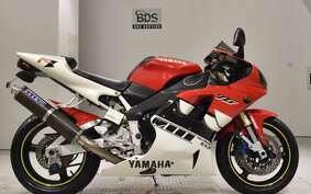 YAMAHA YZF-R1 1999 RN01