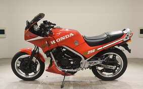 HONDA VT250FE MC08