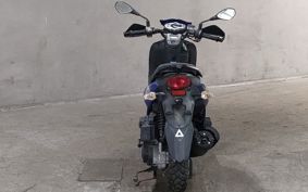 SYM CROCS 125 ..