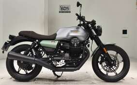 MOTO GUZZI V7 STONE 2022