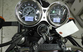 TRIUMPH BONNEVILLE T100 2021