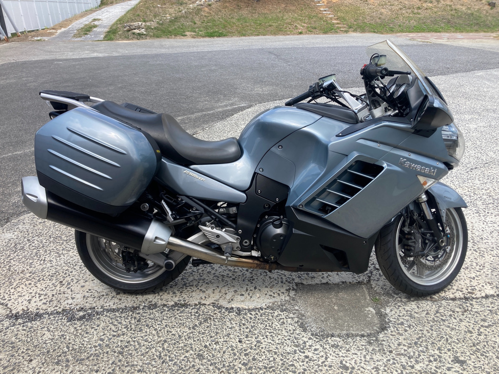 Мотоцикл Kawasaki gtr1400 рама