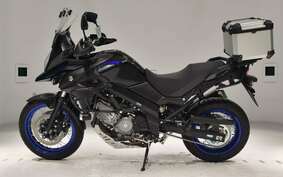 SUZUKI DL650 ( V-Strom 650 ) XTA 2022 C733M