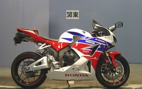 HONDA CBR600RR GEN 3 2013 PC40