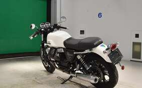 MOTO GUZZI V7 STONE 2014 LWJB