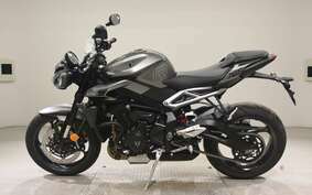 TRIUMPH STREET TRIPLE R 2023