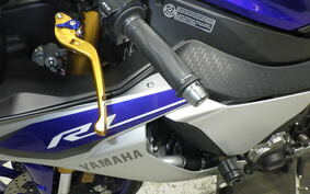 YAMAHA YZF-R1 2015