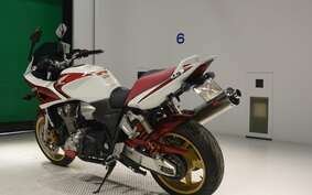 HONDA CB1300SB SUPER BOLDOR A 2006 SC54