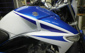 SUZUKI GSR250