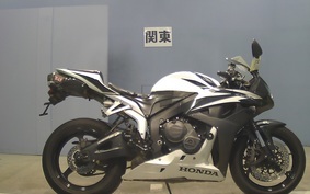 HONDA CBR600RR GEN 3 PC40