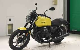 MOTO GUZZI V7 STONE 2023