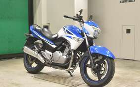 SUZUKI GSR250